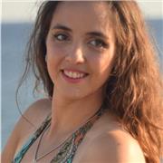 Española, apasionada por la enseñanza, da clases de español a extranjeros en Murcia. Spanish, passionate about teaching, teaches S